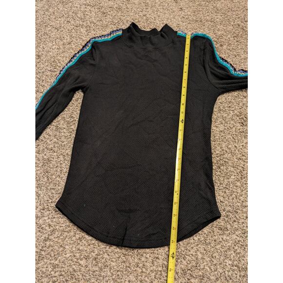 Free People Boho Sweater Blue Mock Neck Size S Crochet Detail Sleeves. - Picture 4 of 5